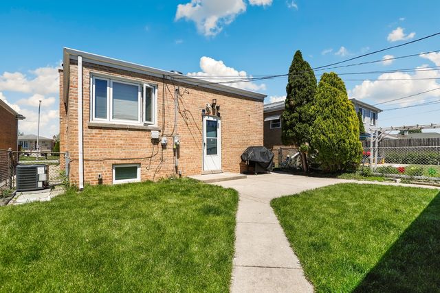 6117 W 83rd Street, Burbank, IL 60459
