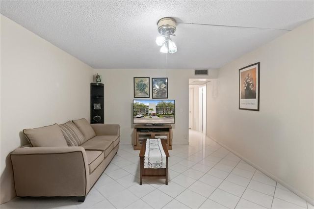 1401 SW 135th Ter 310H, Hollywood, FL 33027