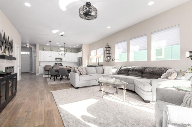 6010 N Netherland Court, Aurora, CO 80019