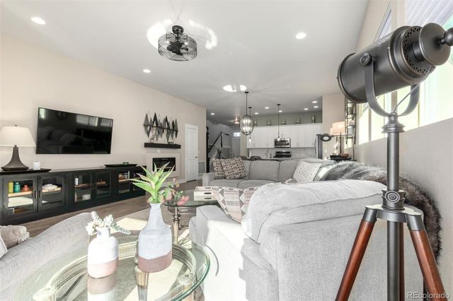 6010 N Netherland Court, Aurora, CO 80019