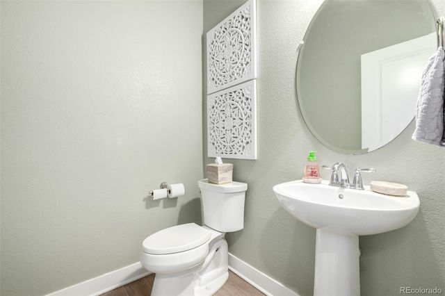 6010 N Netherland Court, Aurora, CO 80019