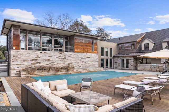 3022 FOX MILL RD, Oakton, VA 22124