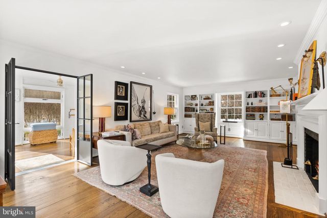 3022 FOX MILL RD, Oakton, VA 22124