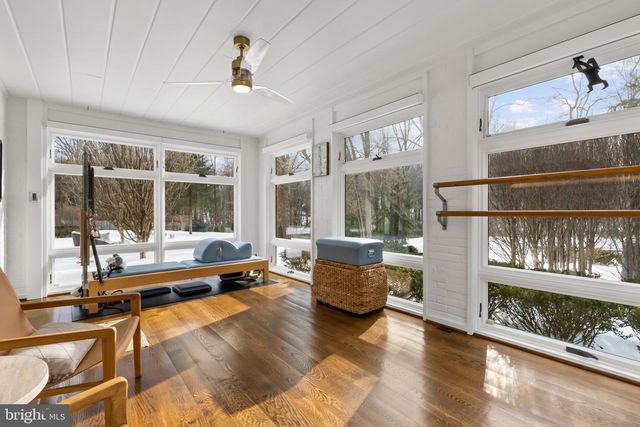 3022 FOX MILL RD, Oakton, VA 22124