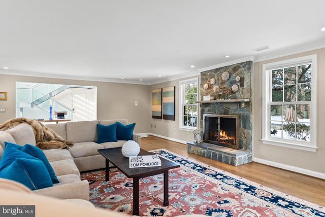 3022 FOX MILL RD, Oakton, VA 22124