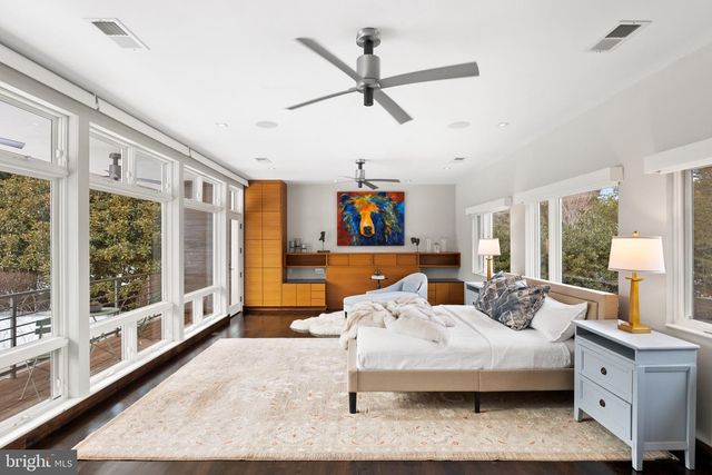 3022 FOX MILL RD, Oakton, VA 22124