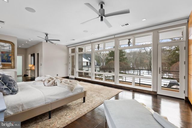 3022 FOX MILL RD, Oakton, VA 22124