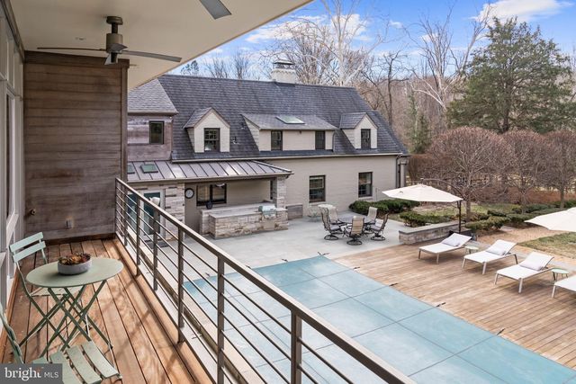 3022 FOX MILL RD, Oakton, VA 22124