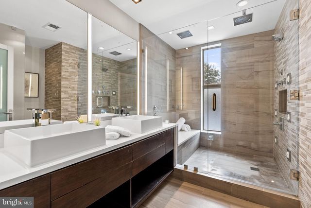 3022 FOX MILL RD, Oakton, VA 22124