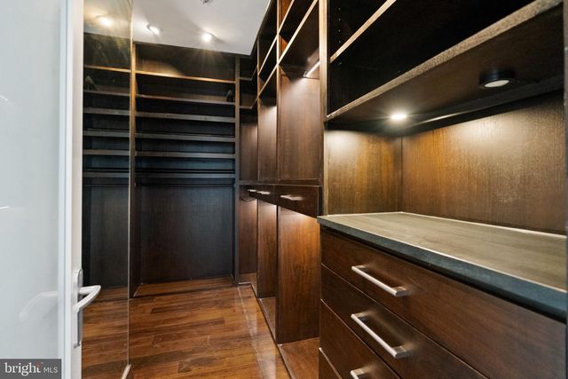 3022 FOX MILL RD, Oakton, VA 22124