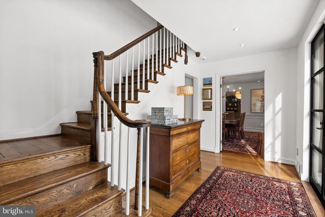 3022 FOX MILL RD, Oakton, VA 22124