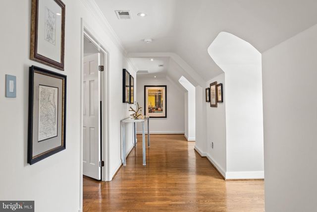 3022 FOX MILL RD, Oakton, VA 22124