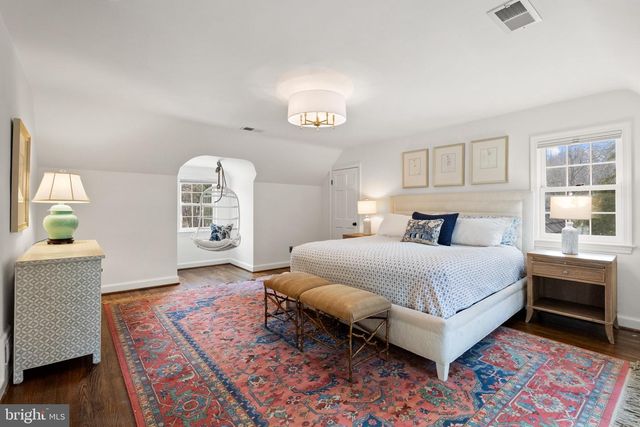 3022 FOX MILL RD, Oakton, VA 22124