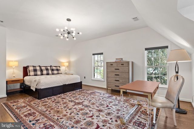 3022 FOX MILL RD, Oakton, VA 22124