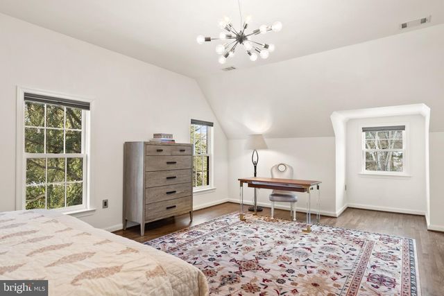 3022 FOX MILL RD, Oakton, VA 22124