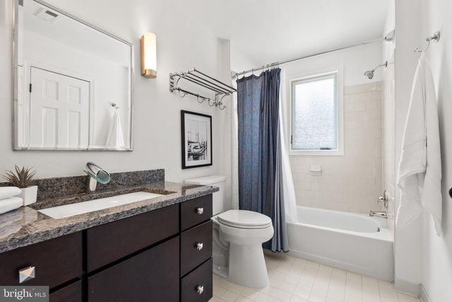 3022 FOX MILL RD, Oakton, VA 22124