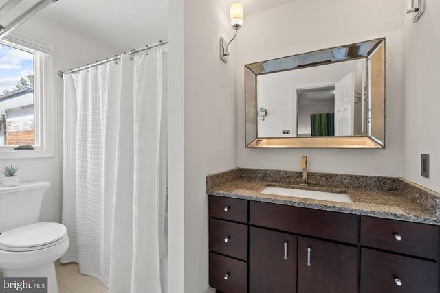 3022 FOX MILL RD, Oakton, VA 22124