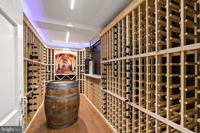 3022 FOX MILL RD, Oakton, VA 22124