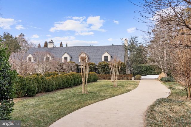 3022 FOX MILL RD, Oakton, VA 22124