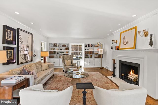 3022 FOX MILL RD, Oakton, VA 22124