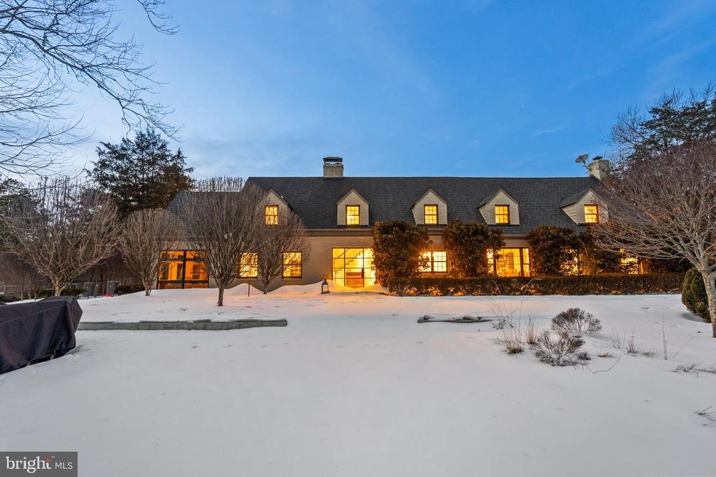 3022 FOX MILL RD, Oakton, VA 22124