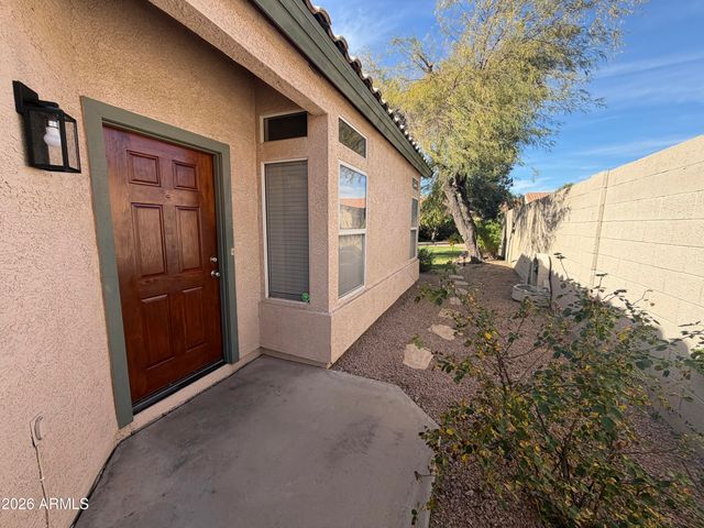 998 E Mission Drive, Tempe, AZ 85283