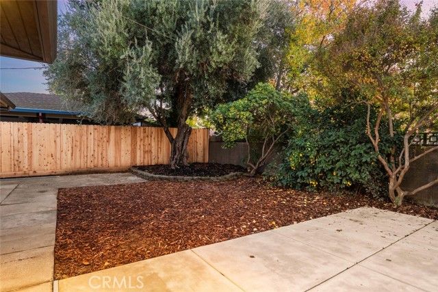 2 Kingston Circle, Chico, CA 95926