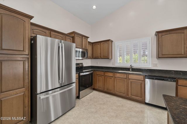 763 N Skywalker Place, Green Valley, AZ 85614