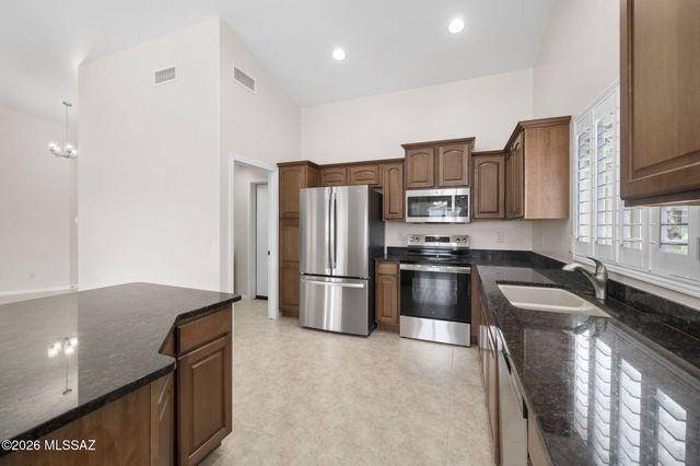 763 N Skywalker Place, Green Valley, AZ 85614