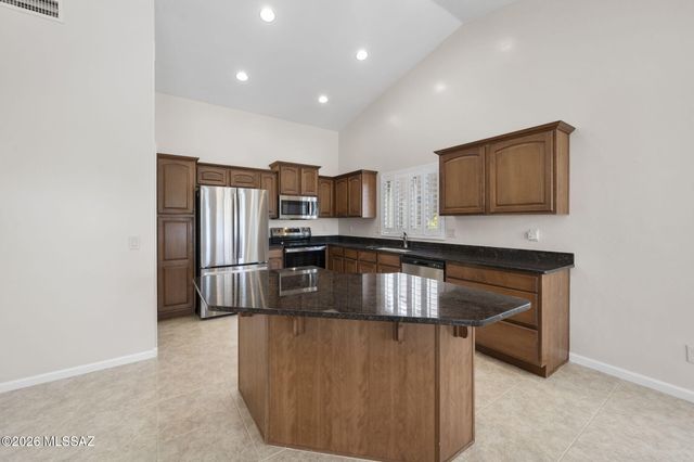 763 N Skywalker Place, Green Valley, AZ 85614