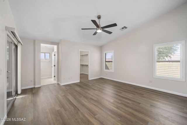 763 N Skywalker Place, Green Valley, AZ 85614