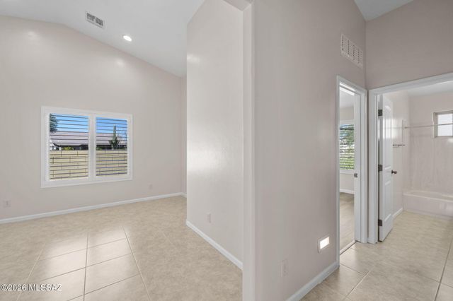 763 N Skywalker Place, Green Valley, AZ 85614
