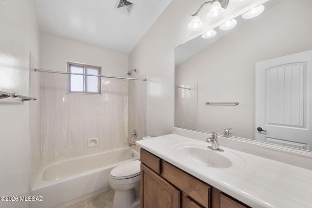 763 N Skywalker Place, Green Valley, AZ 85614