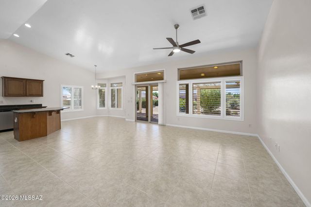 763 N Skywalker Place, Green Valley, AZ 85614