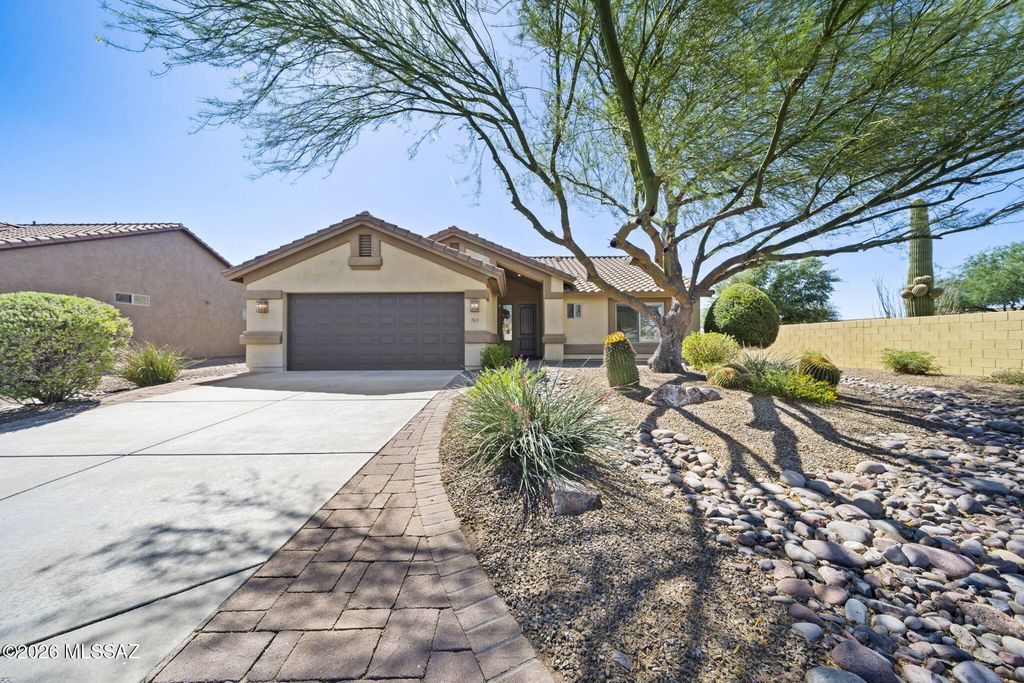 763 N Skywalker Place, Green Valley, AZ 85614