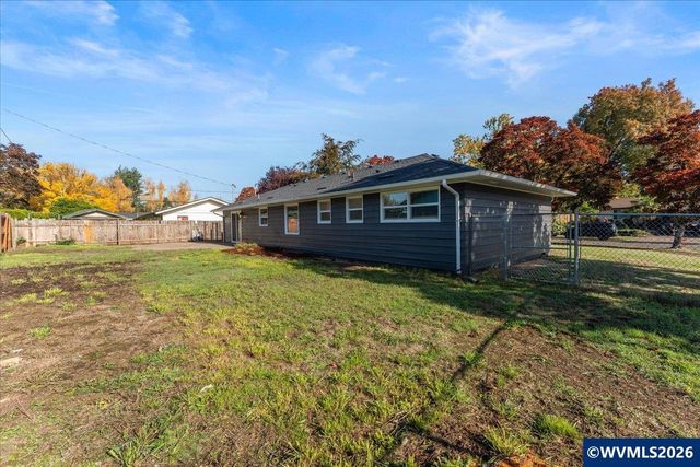 4357 41st Av NE, Salem, OR 97305