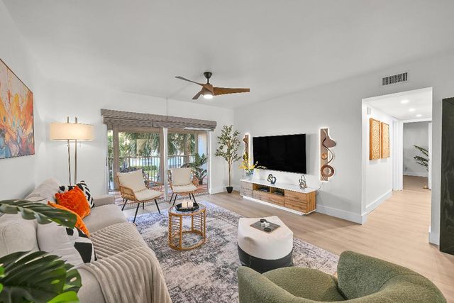 800 E Camino Real 204, Boca Raton, FL 33432