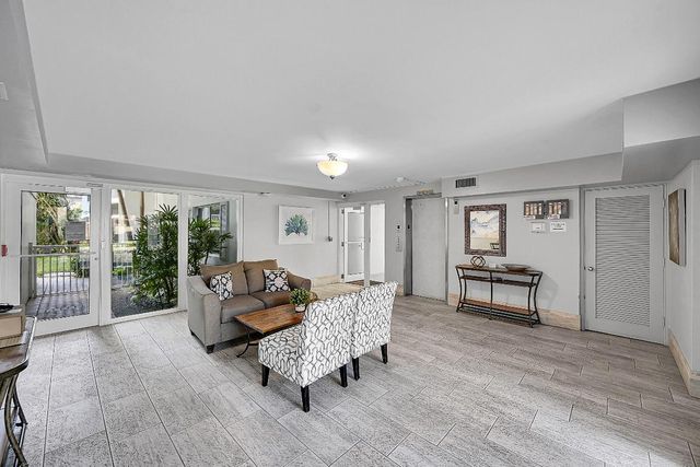 800 E Camino Real 204, Boca Raton, FL 33432