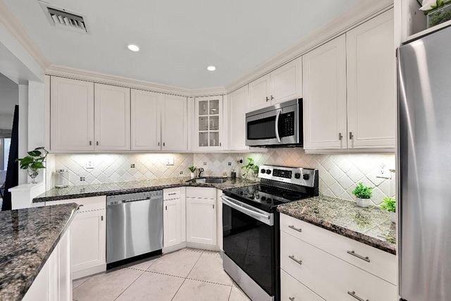 800 E Camino Real 204, Boca Raton, FL 33432