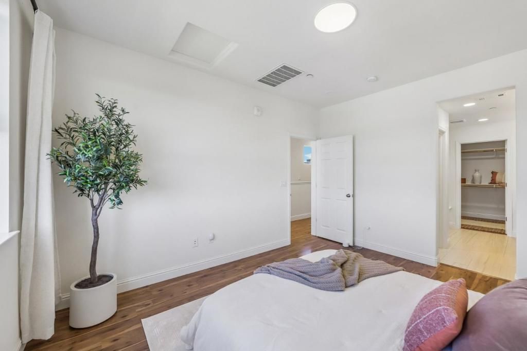 Image 16 of property listing at 391 Charles Morris Terrace, Sunnyvale, CA 94085