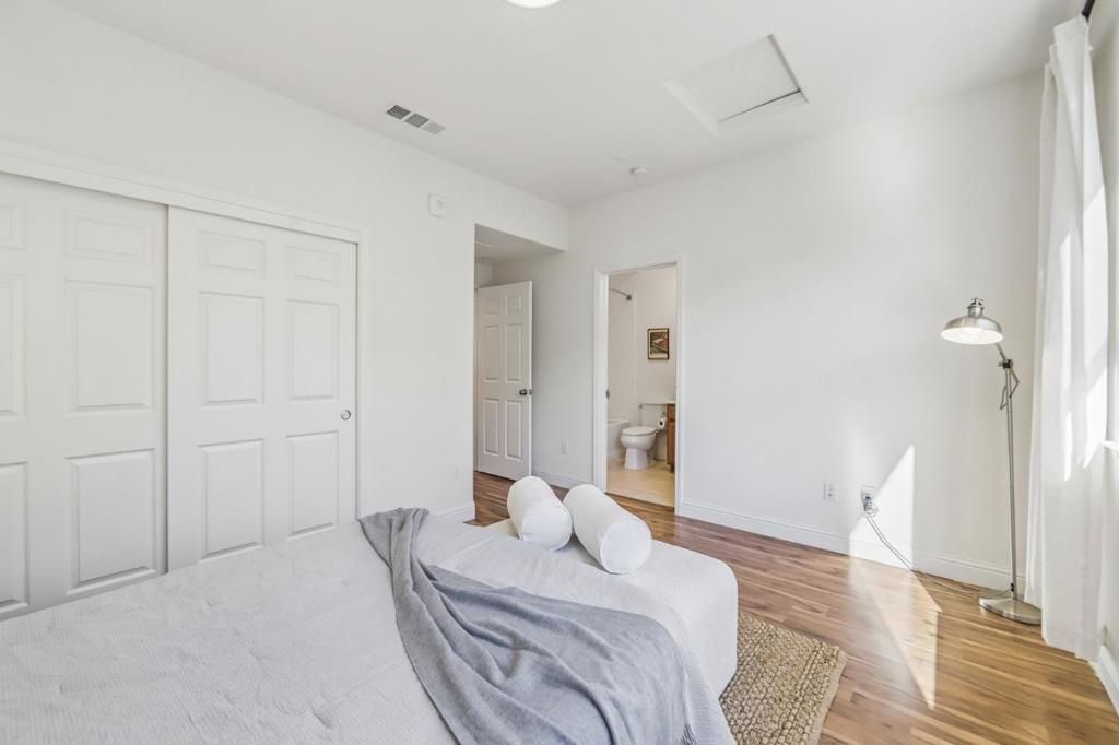 Image 24 of property listing at 391 Charles Morris Terrace, Sunnyvale, CA 94085