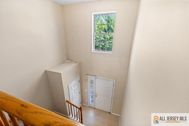 5 Edith Place, Franklin, NJ 08873