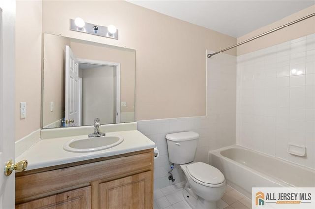 5 Edith Place, Franklin, NJ 08873