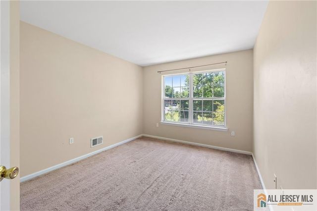 5 Edith Place, Franklin, NJ 08873