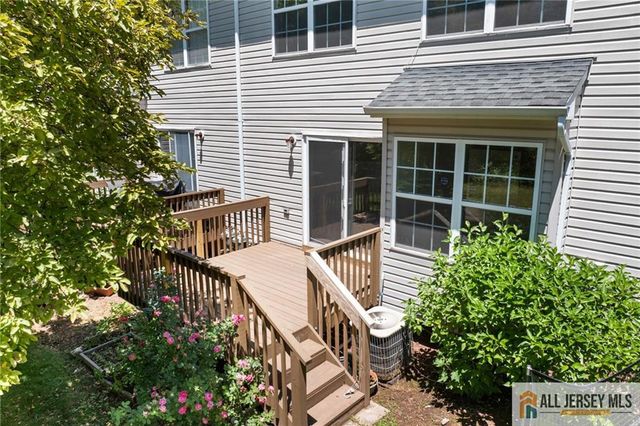 5 Edith Place, Franklin, NJ 08873