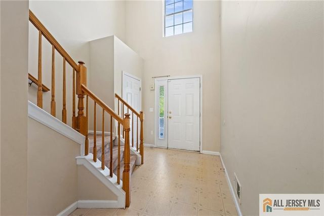 5 Edith Place, Franklin, NJ 08873