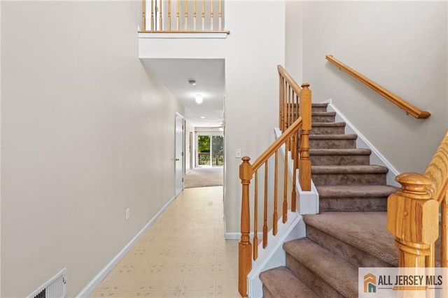 5 Edith Place, Franklin, NJ 08873