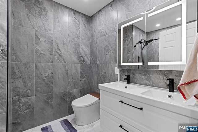 502 Closter Dock Road, Closter, NJ 07624