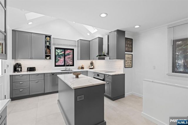 502 Closter Dock Road, Closter, NJ 07624