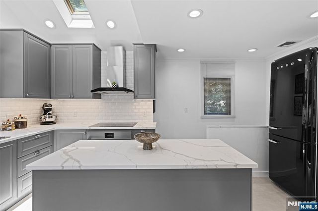 502 Closter Dock Road, Closter, NJ 07624